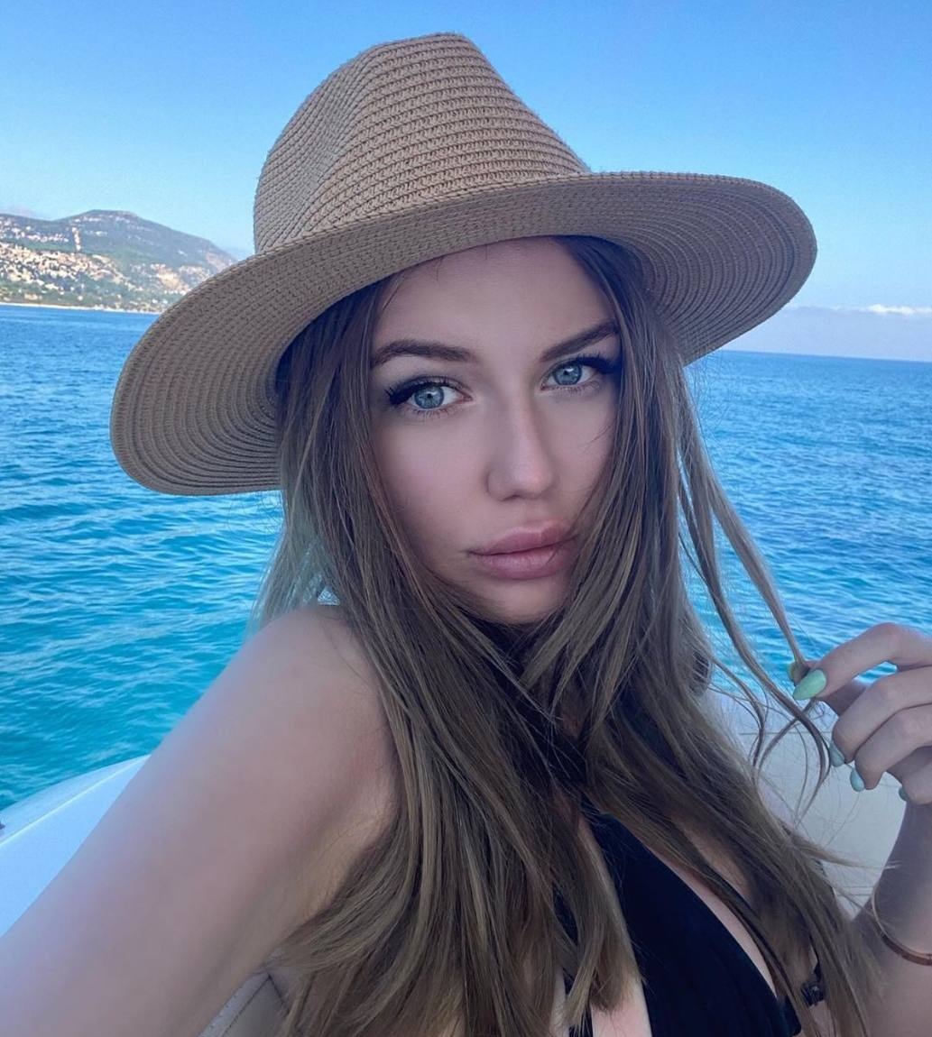 Алина привлекальеная девушка из Касимова цена от 3000 руб