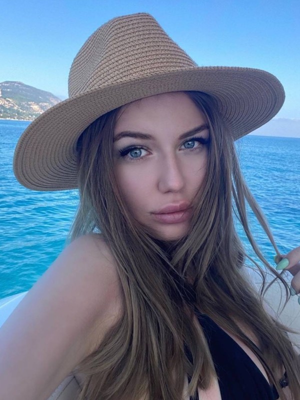 Алина привлекательная девушка из Касимова цена от 3000 руб